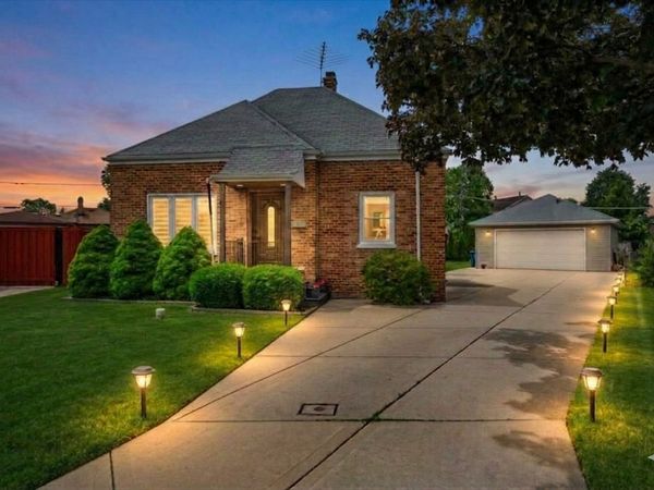 3438 La Salle Court, Franklin Park, IL 60131