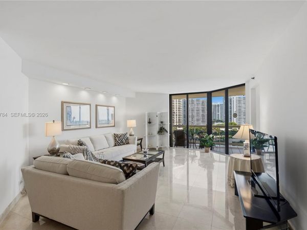 20191 E Country Club Dr , Unit 803, Aventura, FL 33180
