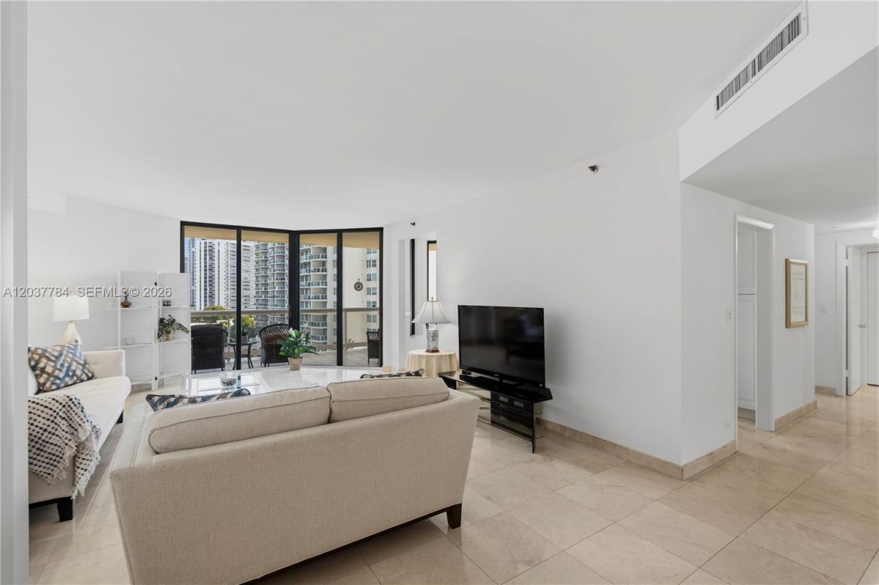 20191 E Country Club Dr, Unit 803, Aventura, FL 33180 Photo