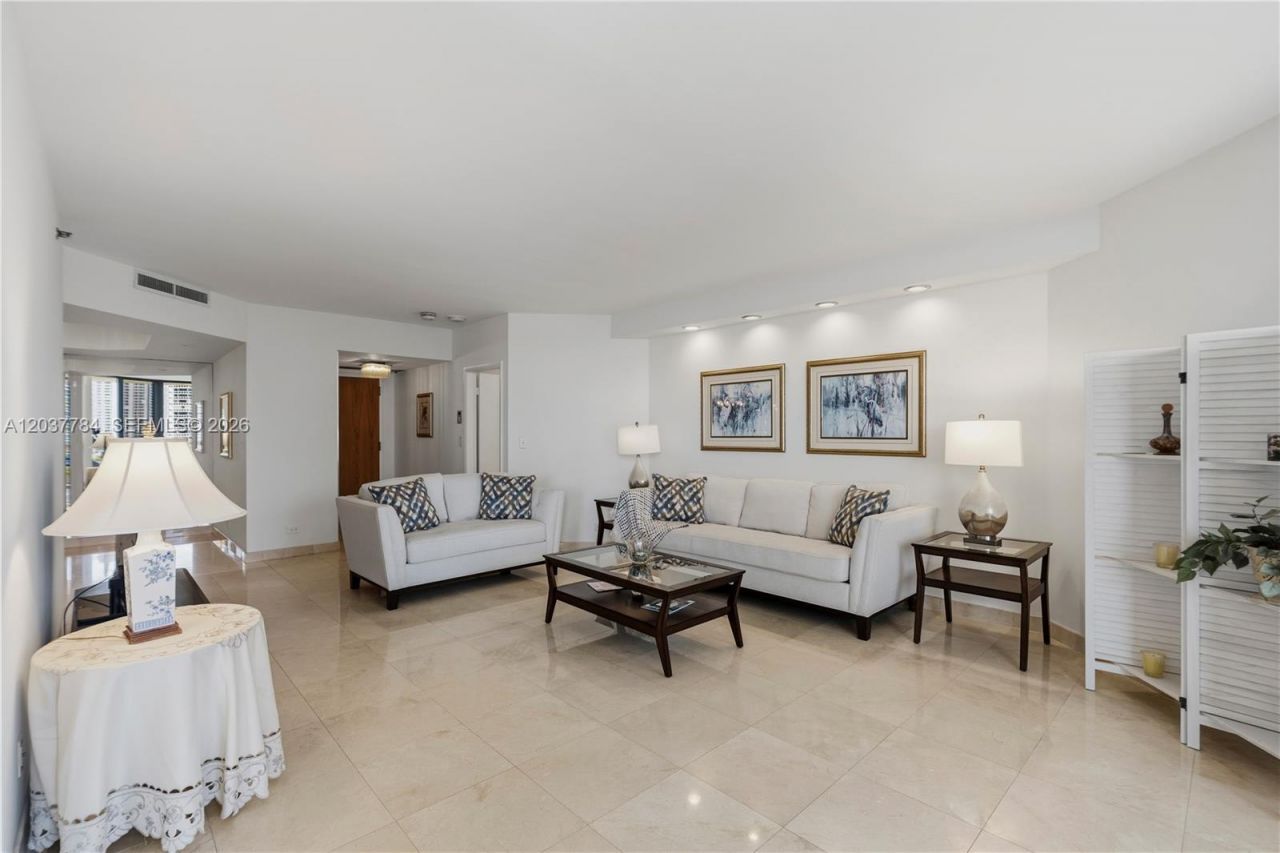 20191 E Country Club Dr, Unit 803, Aventura, FL 33180 Photo