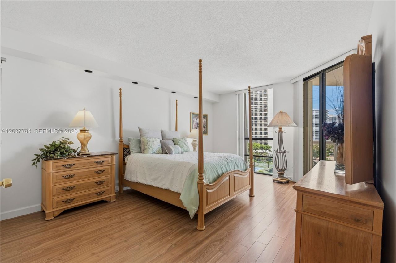 20191 E Country Club Dr, Unit 803, Aventura, FL 33180 Photo