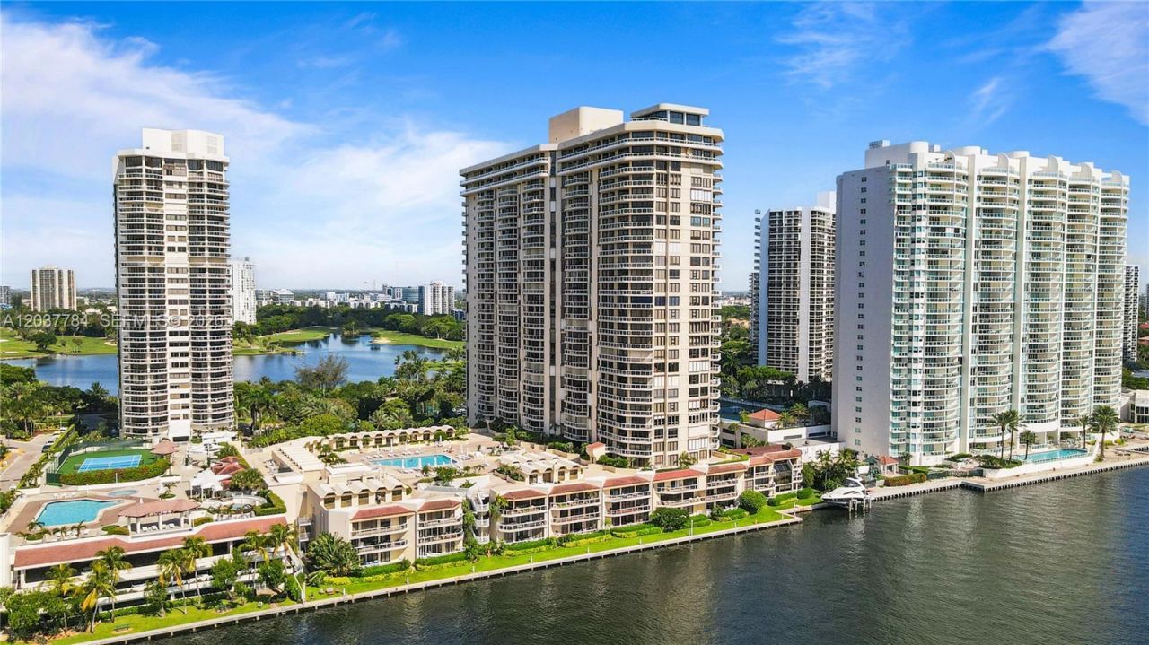 20191 E Country Club Dr, Unit 803, Aventura, FL 33180 Photo