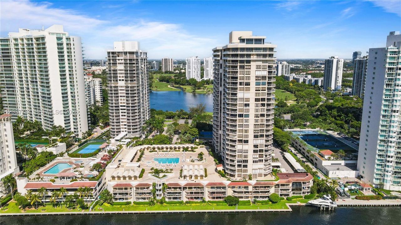 20191 E Country Club Dr, Unit 803, Aventura, FL 33180 Photo