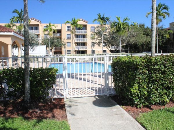 519 E Sheridan St , Unit 1082, Dania Beach, FL 33004