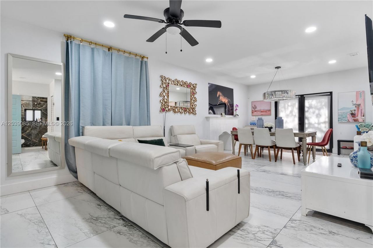 8280 NE 1st Pl , Miami, FL 33138 Photo