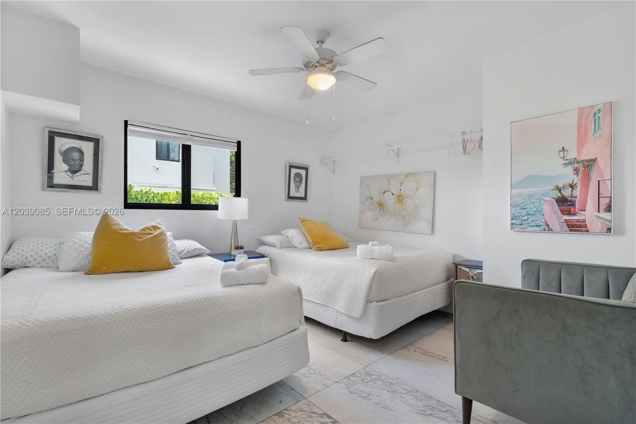 8280 NE 1st Pl , Miami, FL 33138 Photo