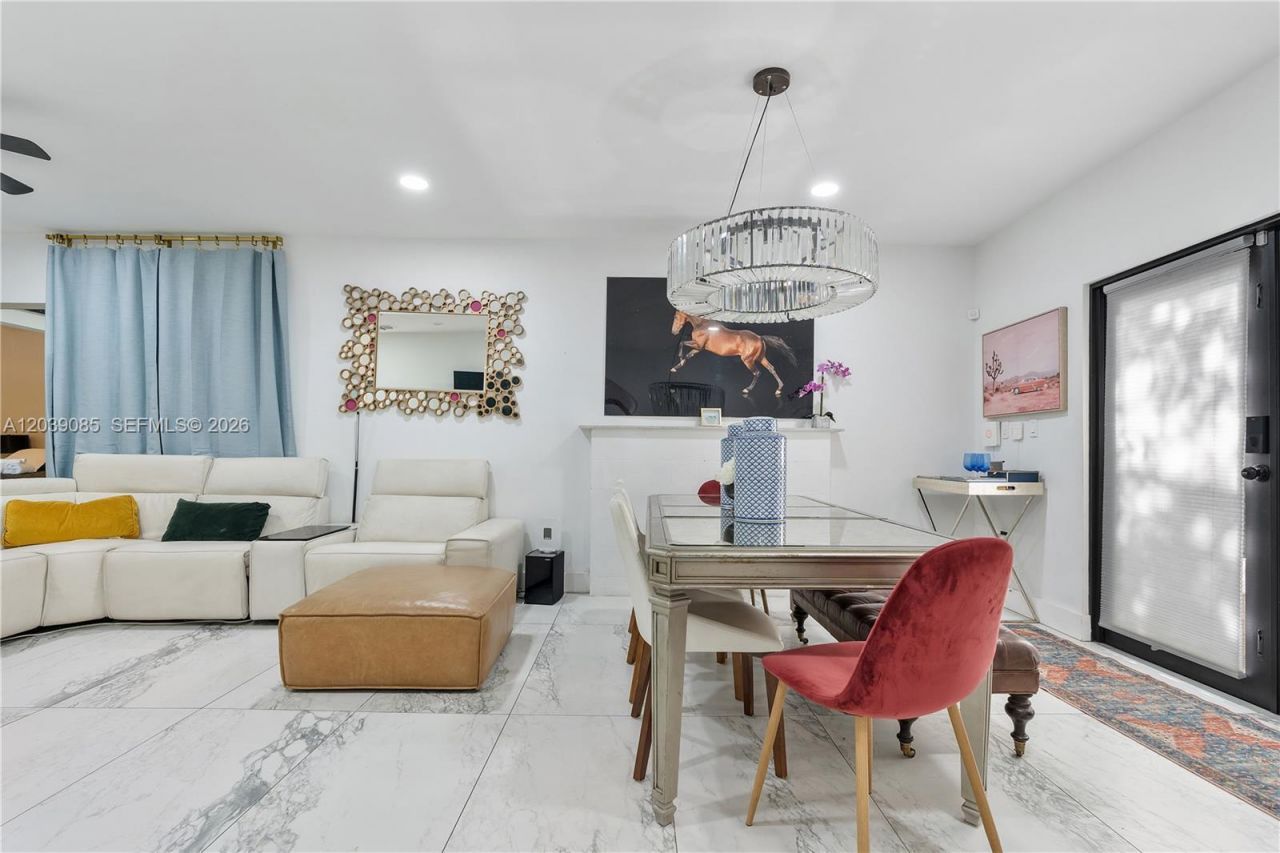 8280 NE 1st Pl , Miami, FL 33138 Photo