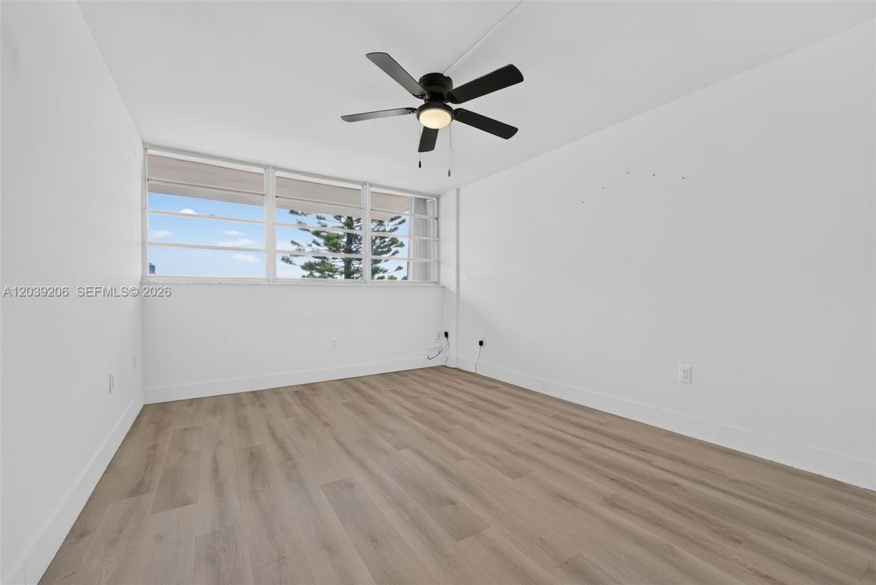 13155 Ixora Ct , Unit 512, North Miami, FL 33181 Photo