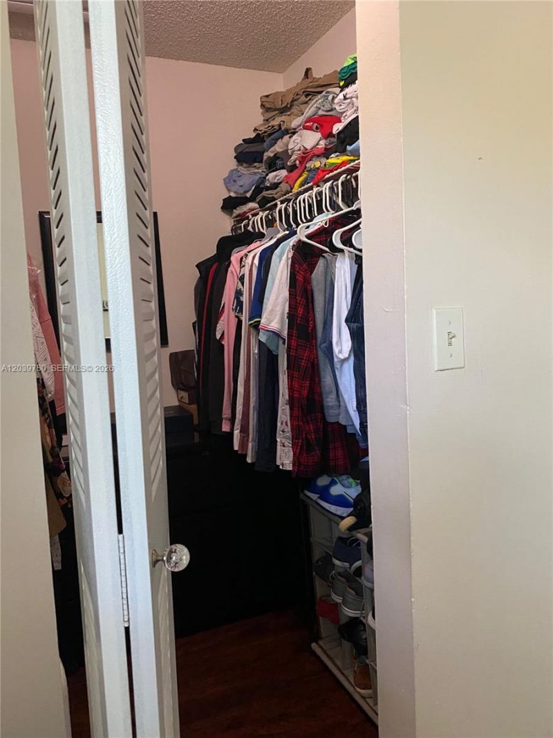 450 W Palm Cir W, Unit 301, Pembroke Pines, FL 33025 Photo