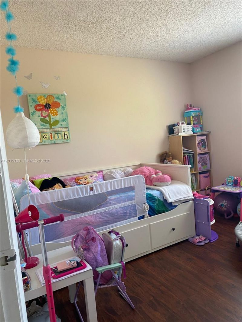 450 W Palm Cir W, Unit 301, Pembroke Pines, FL 33025 Photo
