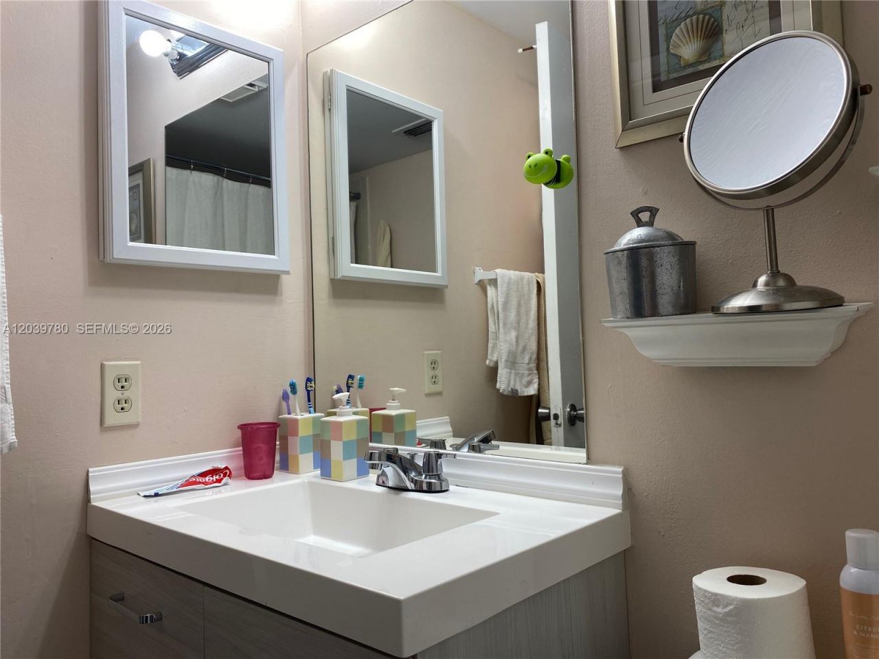 450 W Palm Cir W, Unit 301, Pembroke Pines, FL 33025 Photo