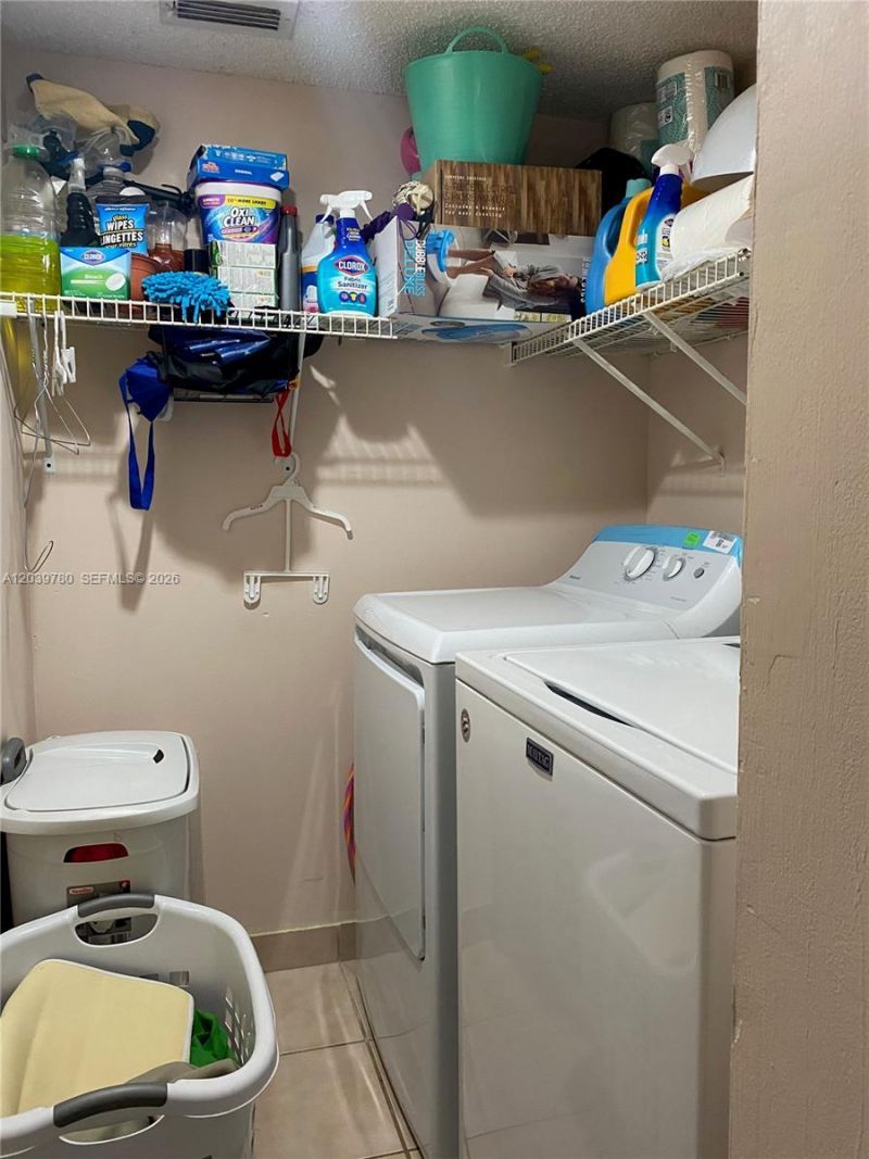 450 W Palm Cir W, Unit 301, Pembroke Pines, FL 33025 Photo
