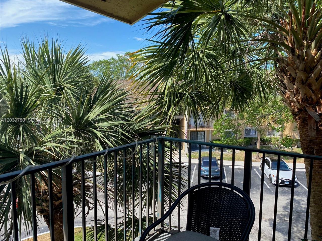 450 W Palm Cir W, Unit 301, Pembroke Pines, FL 33025 Photo