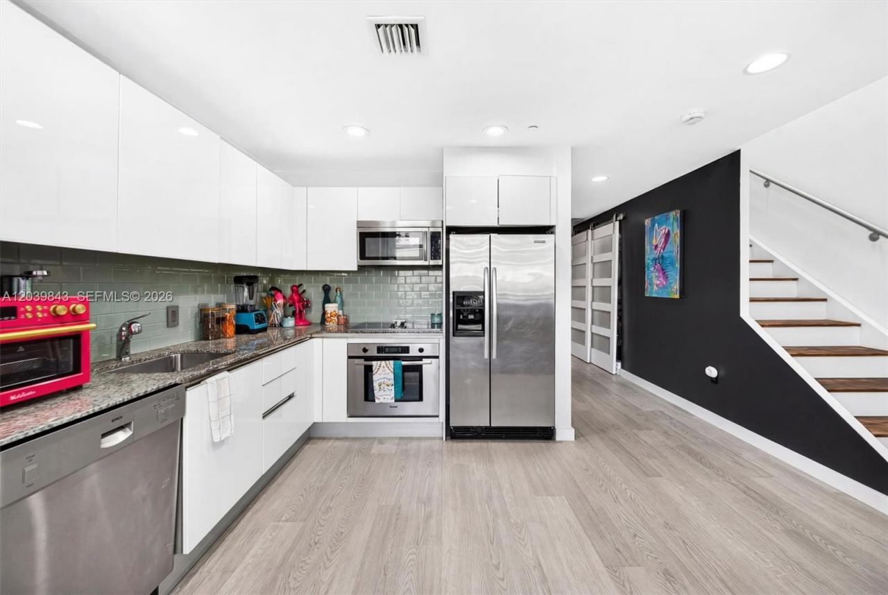 1050 Brickell Ave , Unit 420, Miami, FL 33131 Photo