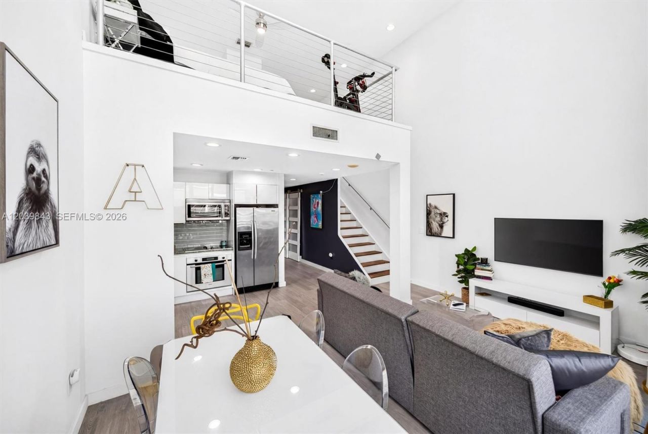 1050 Brickell Ave , Unit 420, Miami, FL 33131 Photo