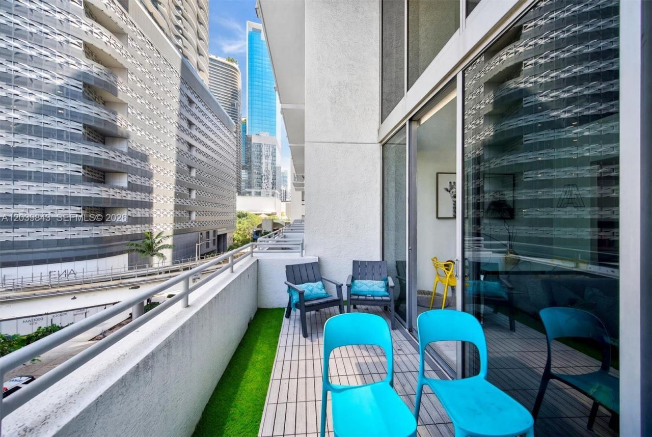 1050 Brickell Ave , Unit 420, Miami, FL 33131 Photo