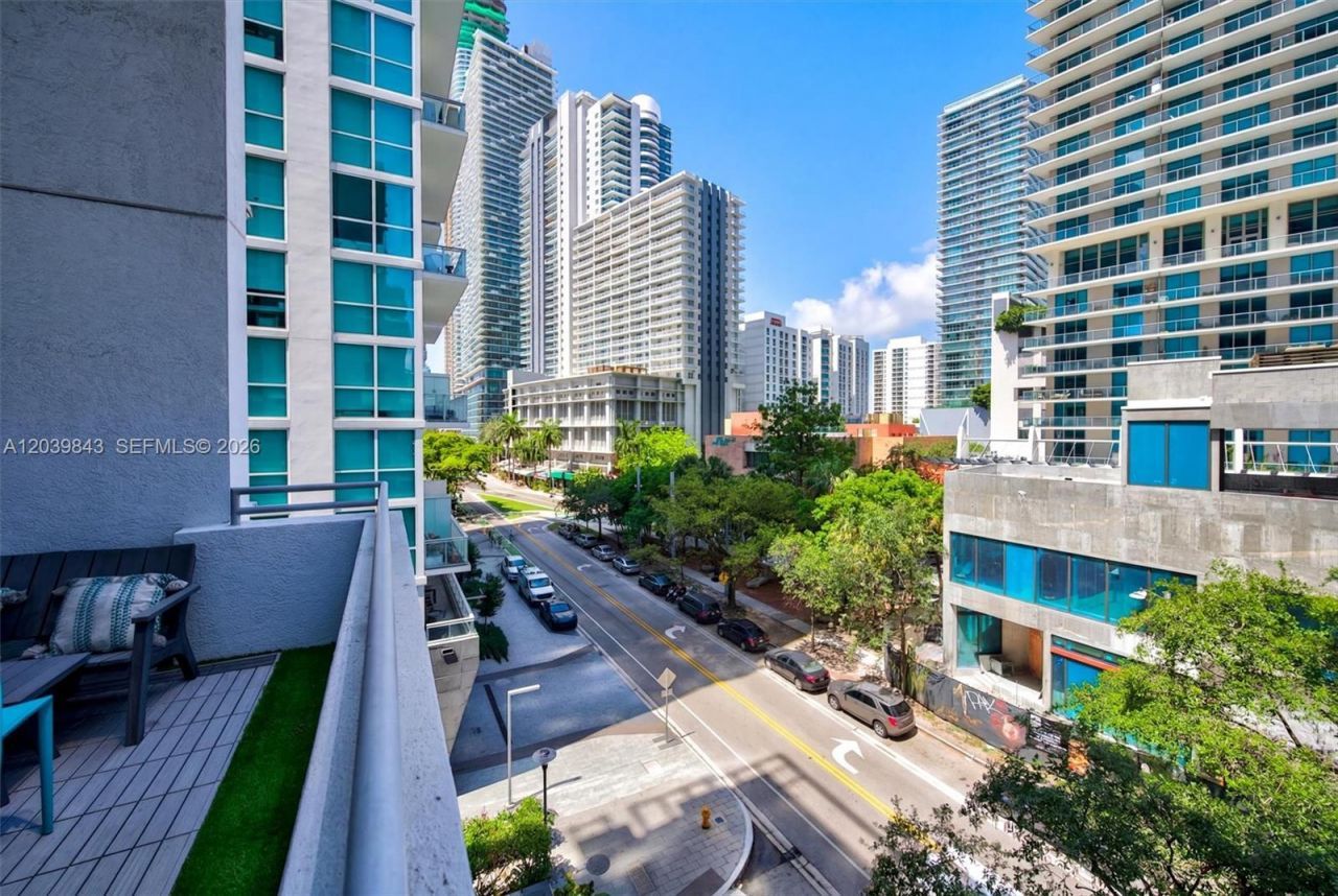 1050 Brickell Ave , Unit 420, Miami, FL 33131 Photo