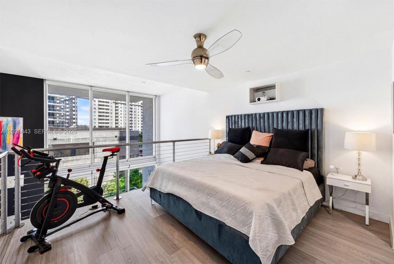 1050 Brickell Ave , Unit 420, Miami, FL 33131 Photo