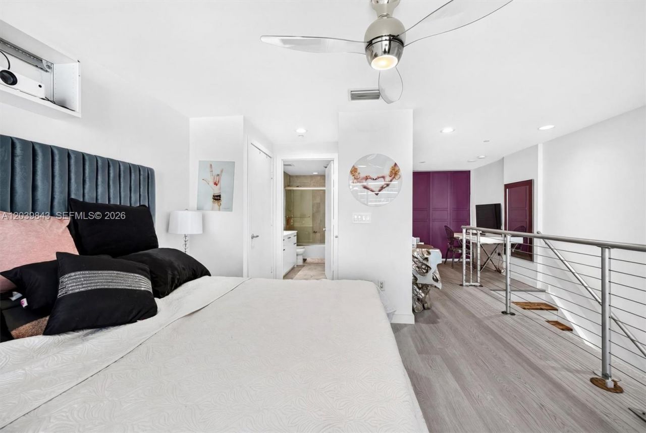 1050 Brickell Ave , Unit 420, Miami, FL 33131 Photo