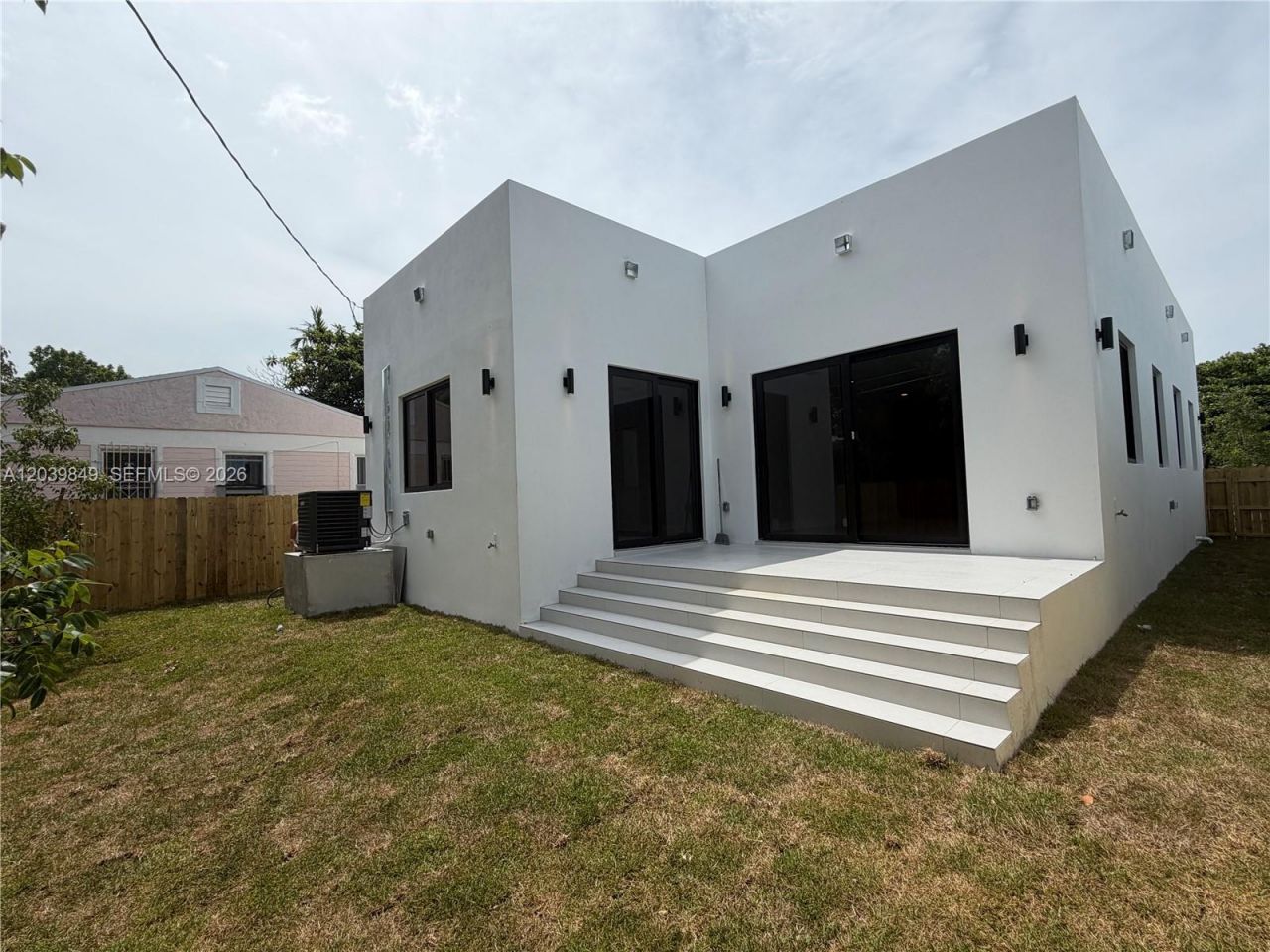 1860 NW 48th St, Miami, FL 33142 Photo