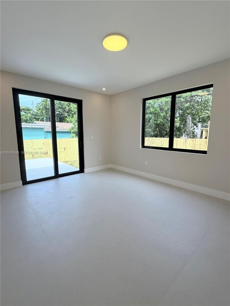 1860 NW 48th St, Miami, FL 33142 Photo