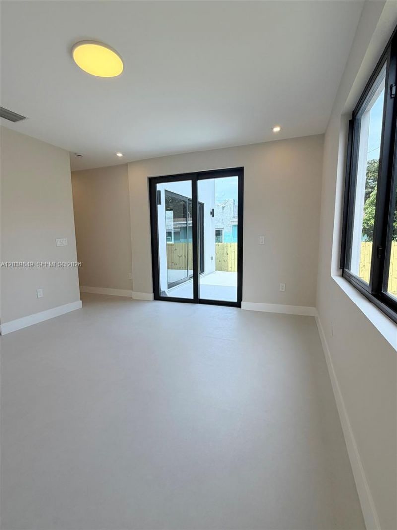 1860 NW 48th St, Miami, FL 33142 Photo