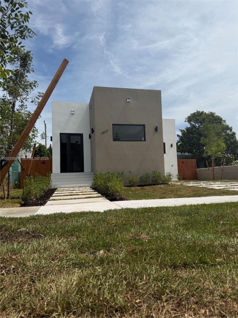 1860 NW 48th St, Miami, FL 33142 Photo