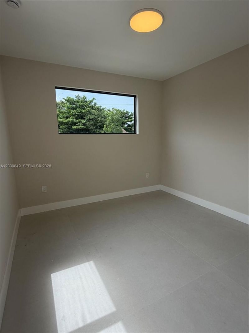 1860 NW 48th St, Miami, FL 33142 Photo