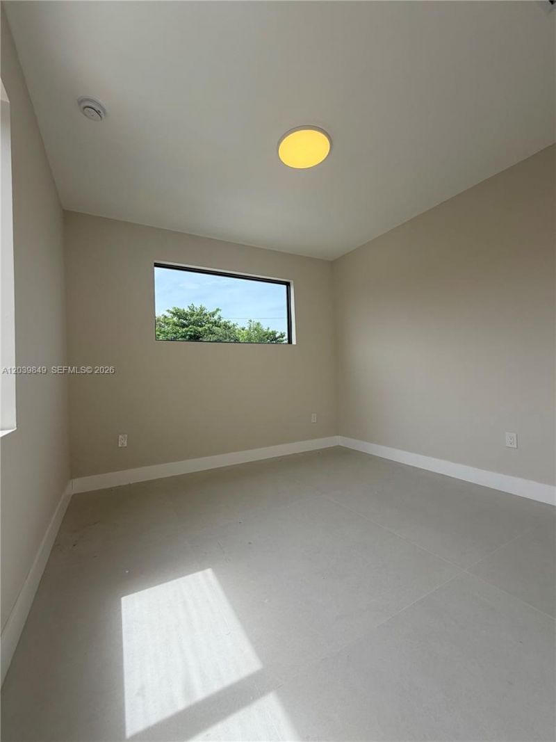1860 NW 48th St, Miami, FL 33142 Photo