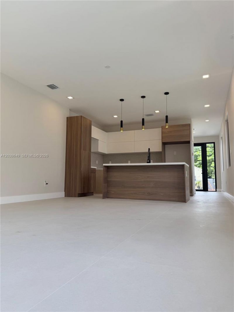 1860 NW 48th St, Miami, FL 33142 Photo