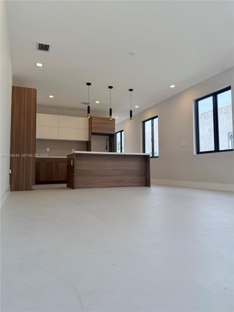 1860 NW 48th St, Miami, FL 33142 Photo