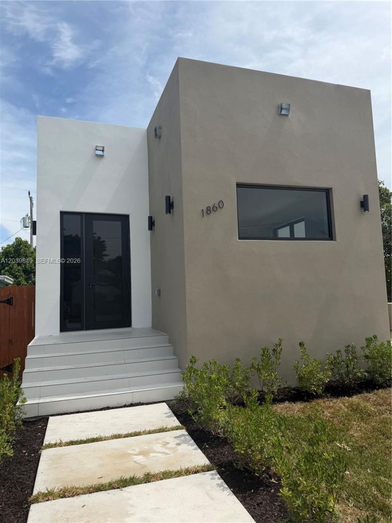 1860 NW 48th St, Miami, FL 33142 Photo