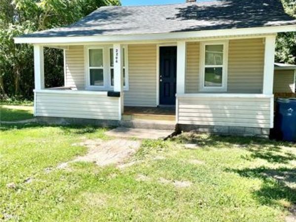 2206 Locust Avenue, Alton, IL 62002