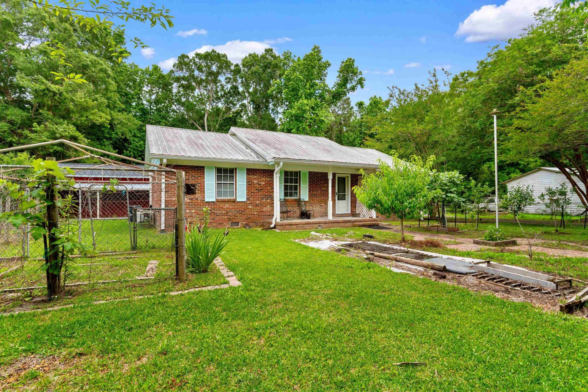 98 Wolf Dr. Photo 1