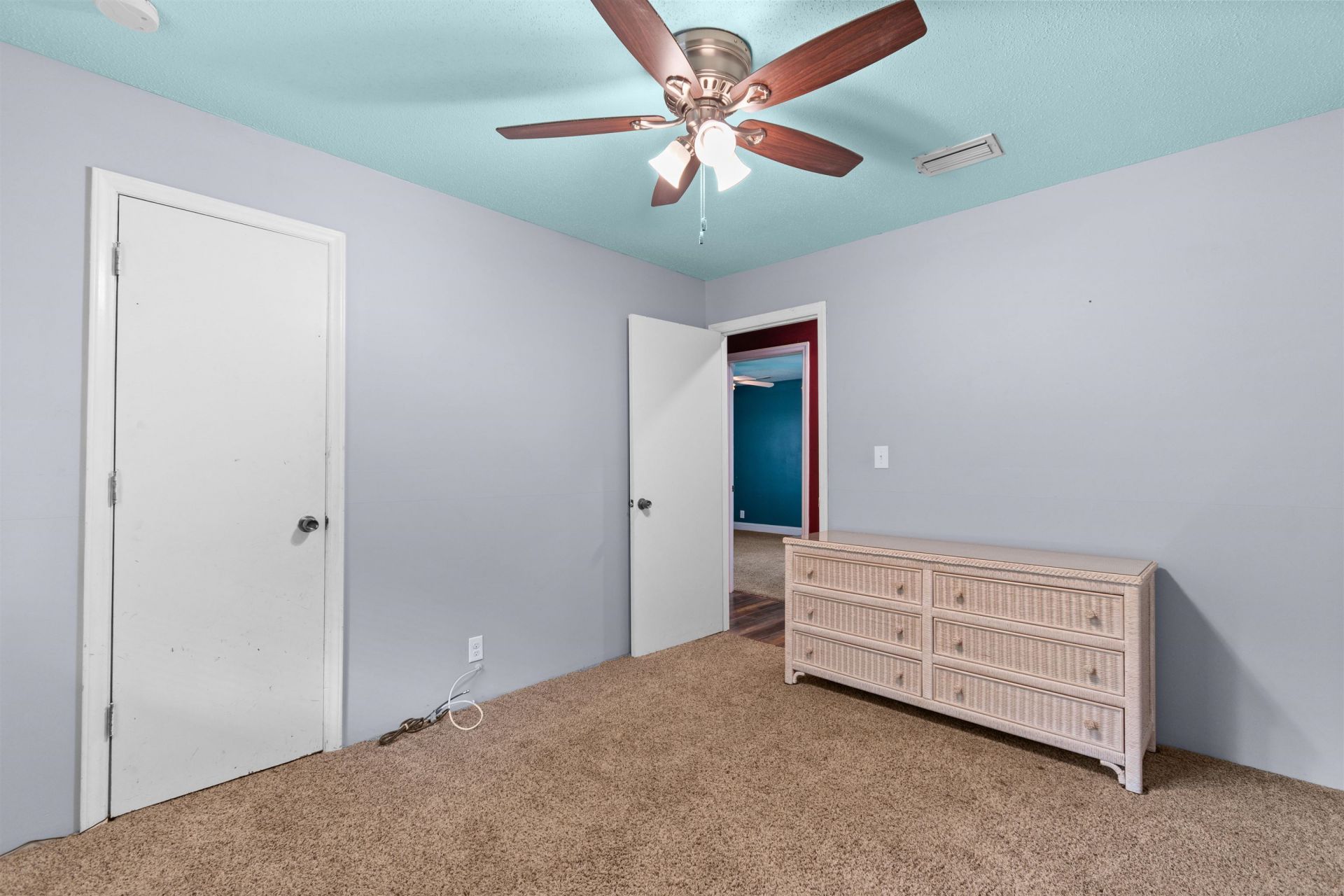 98 Wolf Dr. Photo 14
