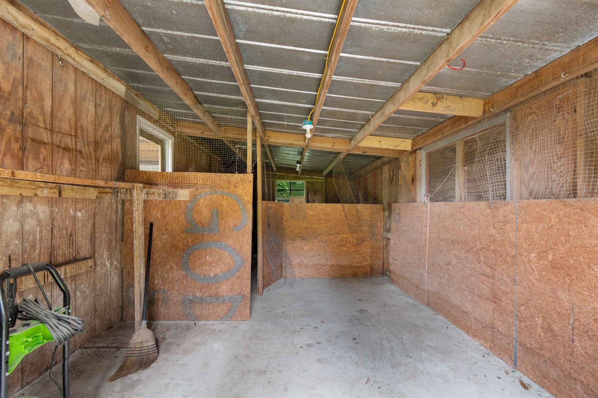 98 Wolf Dr. Photo 31