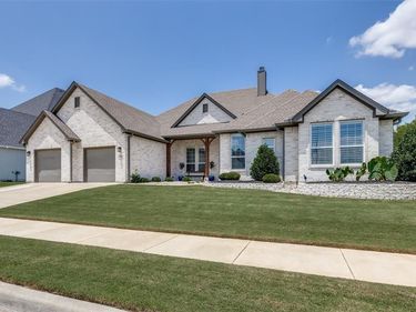 1348 Silent Springs Drive, Fort Worth, TX 76052