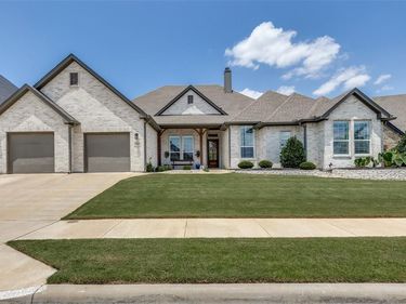 1348 Silent Springs Drive, Fort Worth, TX 76052