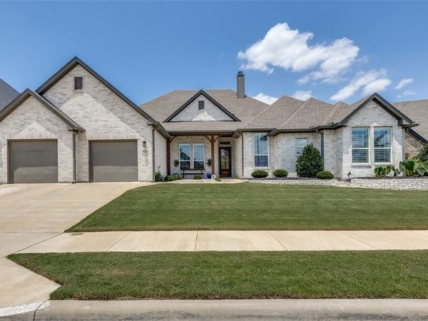1348 Silent Springs Drive, Fort Worth, TX 76052