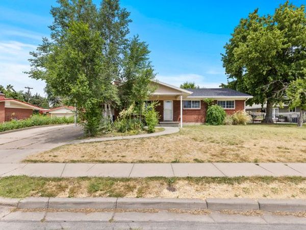897 E ELM ST , Layton, UT 84041