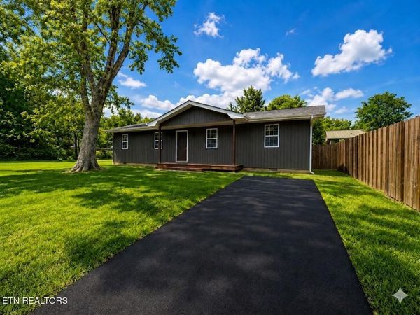 2227 Bernhurst Drive, Knoxville, TN 37918