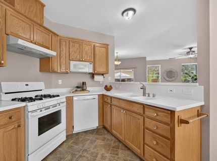 101 Aruba Cir, Sacramento, CA 95823 Photo