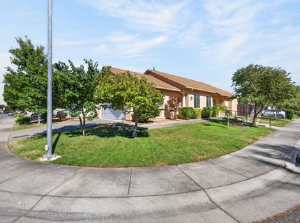 101 Aruba Cir, Sacramento, CA 95823 Photo
