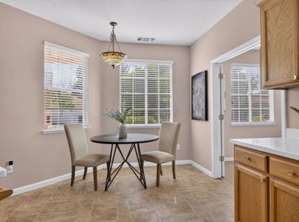 101 Aruba Cir, Sacramento, CA 95823 Photo
