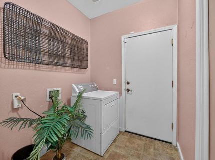 101 Aruba Cir, Sacramento, CA 95823 Photo