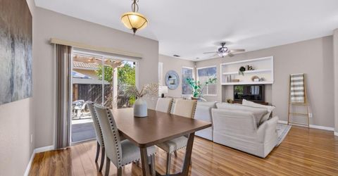 101 Aruba Cir, Sacramento, CA 95823 Photo