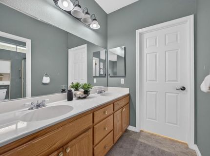 101 Aruba Cir, Sacramento, CA 95823 Photo