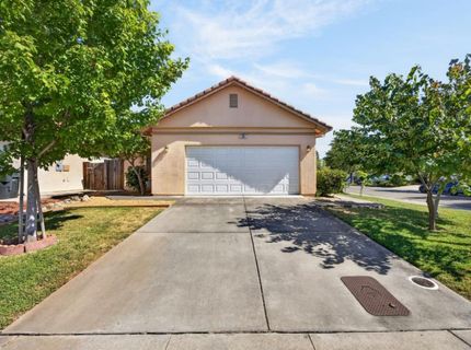 101 Aruba Cir, Sacramento, CA 95823 Photo