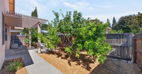 101 Aruba Cir, Sacramento, CA 95823 Photo