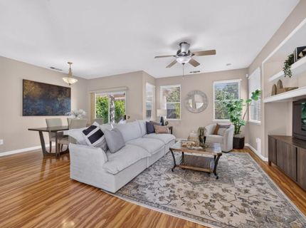 101 Aruba Cir, Sacramento, CA 95823 Photo